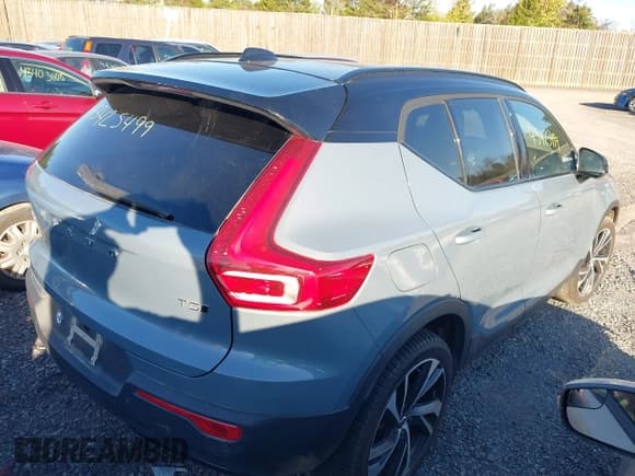 ✅ 2021 Volvo XC40 R-Design • VIN: YV4162UM7M2446598 • Лот: 43425499. Опубликован ранее на IAAI с пробегом 45 243 миль. Бесплатный доступ к архиву аукционных продаж из США и подробный отчёт об истории автомобиля на DreamBid. Изображение 4.