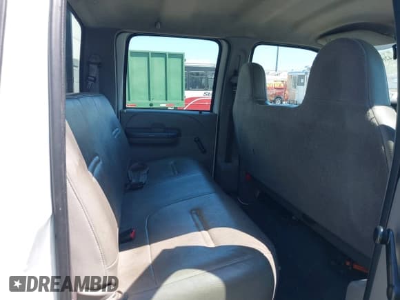 ✅ 1999 Ford F-350 • VIN: 1FDSW34S6XEE06653 • Lot: 42697070. Listed on IAAI with 194,164 mi. Free auction sales archive from the USA and detailed vehicle history report at DreamBid. Image 8.