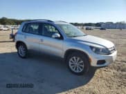 ✅ 2017 Volkswagen Tiguan S • VIN: WVGBV7AX8HK054544 • Lot: 85679905. Wystawiony na Copart z przebiegiem 130 027 mil. Bezpłatny archiwum sprzedaży aukcyjnych z USA i szczegółowy raport historii pojazdu na DreamBid. Zdjęcie 4.