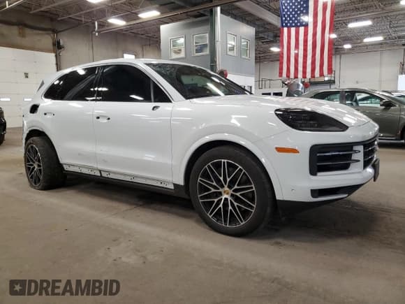 ✅ 2024 Porsche Cayenne • VIN: WP1AA2AY8RDA00351 • Lot: 71120935. Listed on Copart with 23,920 mi. Free auction sales archive from the USA and detailed vehicle history report at DreamBid. Image 4.