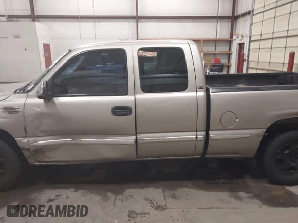 ✅ 2000 GMC Sierra 1500 SLE • VIN: 2GTEC19T3Y1302186 • Lot: 43560936. Wystawiony na IAAI z przebiegiem Nie podano. Bezpłatny archiwum sprzedaży aukcyjnych z USA i szczegółowy raport historii pojazdu na DreamBid. Zdjęcie 14.