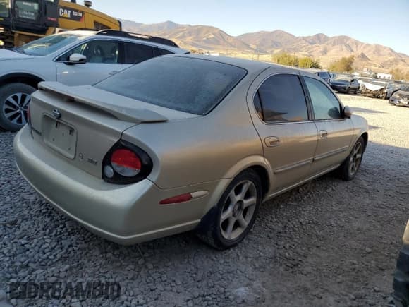 ✅ 2001 Nissan Maxima SE 20th Anniversary. • VIN: JN1CA31A91T107280 • Lot: 72448404. Wystawiony na Copart z przebiegiem 231 500 mil. Bezpłatny archiwum sprzedaży aukcyjnych z USA i szczegółowy raport historii pojazdu na DreamBid. Zdjęcie 3.