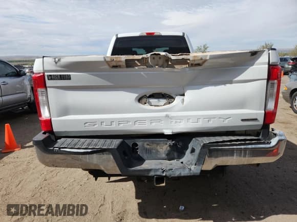✅ 2017 Ford F-350 XL • VIN: 1FT8W3B62HEC78787 • Lot: 82650985. Listed on Copart with 115,832 mi. Free auction sales archive from the USA and detailed vehicle history report at DreamBid. Image 6.