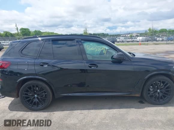 ✅ 2022 BMW X5 xDrive40i • VIN: 5UXCR6C05N9M48558 • Lot: 42235091. Listed on IAAI with Not provided. Free auction sales archive from the USA and detailed vehicle history report at DreamBid. Image 13.