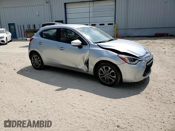 ✅ 2020 Toyota Yaris LE • VIN: 3MYDLBJV1LY706985 • Lot: 68009575. Listed on Copart with 69,406 mi. Free auction sales archive from the USA and detailed vehicle history report at DreamBid. Image 13.