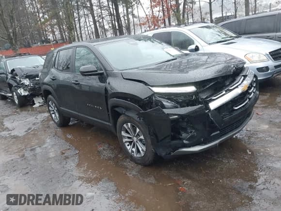 ✅ 2026 Chevrolet Equinox FWD LT • VIN: 3GNAXHEG3TL242915 • Lot: 43825026. Wystawiony na IAAI z przebiegiem 8 049 mil. Bezpłatny archiwum sprzedaży aukcyjnych z USA i szczegółowy raport historii pojazdu na DreamBid. Zdjęcie 1.