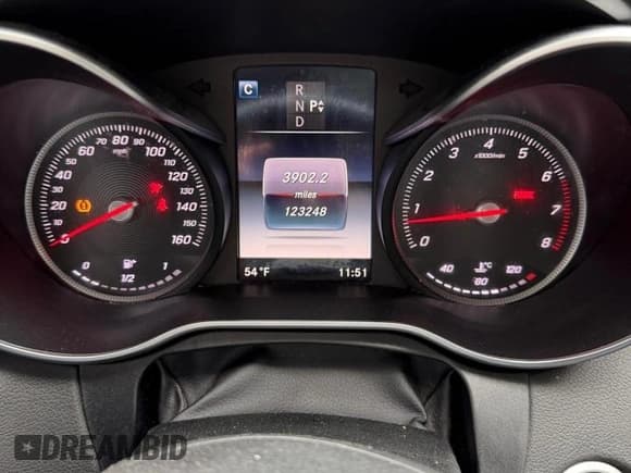 ✅ 2017 Mercedes-Benz C 300 • VIN: 55SWF4KB7HU180877 • Лот: 86826415. Опубликован ранее на Copart с пробегом 123 248 миль. Бесплатный доступ к архиву аукционных продаж из США и подробный отчёт об истории автомобиля на DreamBid. Изображение 8.