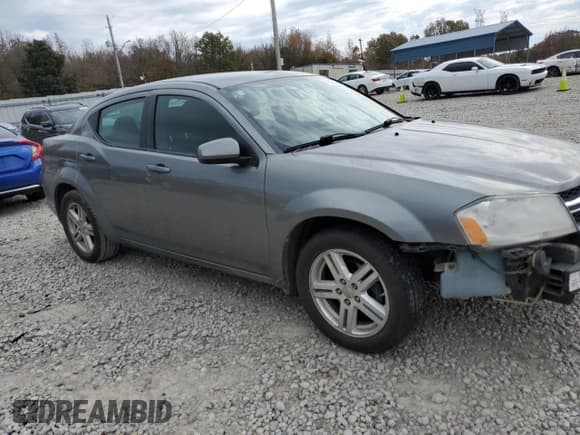 ✅ 2012 Dodge Avenger SXT • VIN: 1C3CDZCB3CN195297 • Лот: 83099864. Опубликован ранее на Copart с пробегом 180 638 миль. Бесплатный доступ к архиву аукционных продаж из США и подробный отчёт об истории автомобиля на DreamBid. Изображение 4.