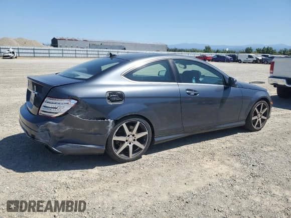 ✅ 2015 Mercedes-Benz C 250 • VIN: WDDGJ4HB9FG369051 • Lot: 57250975. Listed on Copart with 110,932 mi. Free auction sales archive from the USA and detailed vehicle history report at DreamBid. Image 3.