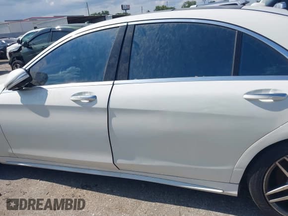 ✅ 2016 Mercedes-Benz S 550 • VIN: WDDUG8FBXGA210765 • Lot: 42966321. Wystawiony na IAAI z przebiegiem 93 831 mil. Bezpłatny archiwum sprzedaży aukcyjnych z USA i szczegółowy raport historii pojazdu na DreamBid. Zdjęcie 13.