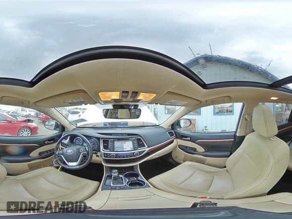 ✅ 2018 Toyota Highlander Limited • VIN: 5TDDZRFH5JS847748 • Lot: 56737715. Wystawiony na Copart z przebiegiem 131 320 mil. Bezpłatny archiwum sprzedaży aukcyjnych z USA i szczegółowy raport historii pojazdu na DreamBid. Zdjęcie 16.