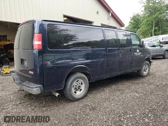 ✅ 2012 GMC Savana LT • VIN: 1GJZ71FG2C1172292 • Lot: 61754825. Listed on Copart with 25,342 mi. Free auction sales archive from the USA and detailed vehicle history report at DreamBid. Image 3.
