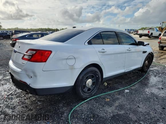 ✅ 2013 Ford Police Interceptor • VIN: 1FAHP2MT8DG139150 • Lot: 85326095. Wystawiony na Copart z przebiegiem 230 136 mil. Bezpłatny archiwum sprzedaży aukcyjnych z USA i szczegółowy raport historii pojazdu na DreamBid. Zdjęcie 3.