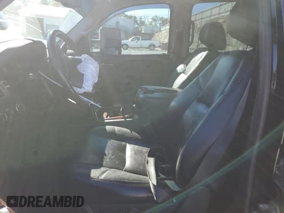 ✅ 2011 Chevrolet Suburban LTZ • VIN: 1GNSKKE3XBR103997 • Lot: 82571965. Listed on Copart with Not provided. Free auction sales archive from the USA and detailed vehicle history report at DreamBid. Image 7.