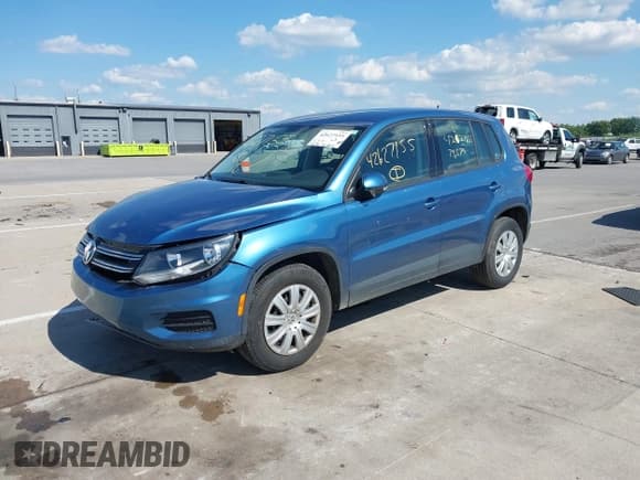 ✅ 2018 Volkswagen Tiguan • VIN: WVGBV7AX3JK003751 • Lot: 42627155. Wystawiony na IAAI z przebiegiem 74 579 mil. Bezpłatny archiwum sprzedaży aukcyjnych z USA i szczegółowy raport historii pojazdu na DreamBid. Zdjęcie 2.