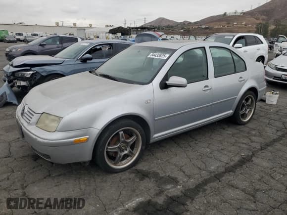 ✅ 2003 Volkswagen Jetta GLS • VIN: 3VWSP69MX3M101946 • Lot: 84433825. Listed on Copart with 260,947 mi. Free auction sales archive from the USA and detailed vehicle history report at DreamBid. Image 1.