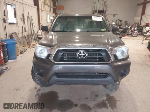 ✅ 2015 Toyota Tacoma • VIN: 5TFUX4EN8FX039993 • Lot: 39720722. Listed on IAAI with 107,085 mi. Free auction sales archive from the USA and detailed vehicle history report at DreamBid. Image 12.