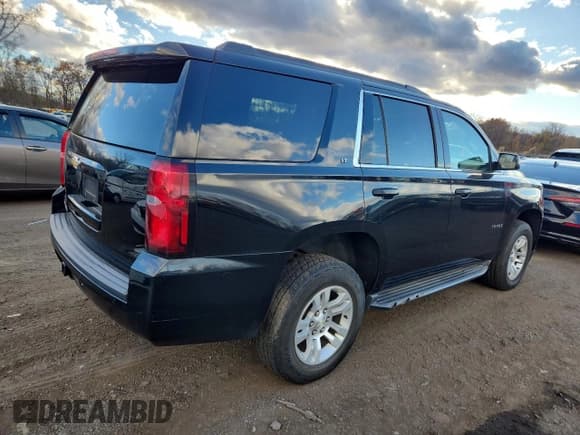✅ 2016 Chevrolet Tahoe LT • VIN: 1GNSKBKC6GR139360 • Lot: 91905235. Wystawiony na Copart z przebiegiem 528 985 mil. Bezpłatny archiwum sprzedaży aukcyjnych z USA i szczegółowy raport historii pojazdu na DreamBid. Zdjęcie 3.