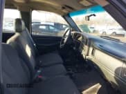 ✅ 2001 Chevrolet Silverado 1500 LS • VIN: 2GCEK19V211379061 • Lot: 41720847. Wystawiony na IAAI z przebiegiem 123 992 mil. Bezpłatny archiwum sprzedaży aukcyjnych z USA i szczegółowy raport historii pojazdu na DreamBid. Zdjęcie 5.