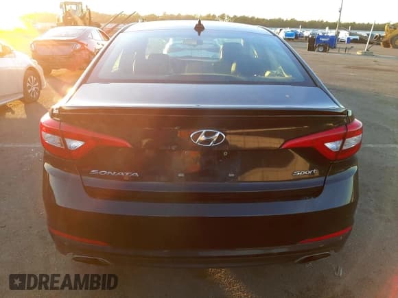 ✅ 2017 Hyundai Sonata Sport • VIN: 5NPE34AF3HH549522 • Lot: 72803432. Listed on Copart with 85,951 mi. Free auction sales archive from the USA and detailed vehicle history report at DreamBid. Image 6.