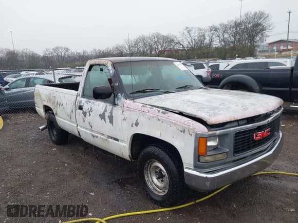 ✅ 1994 GMC Sierra 1500 • VIN: 1GTEC14Z9RZ558109 • Lot: 43417995. Wystawiony na IAAI z przebiegiem 180 646 mil. Bezpłatny archiwum sprzedaży aukcyjnych z USA i szczegółowy raport historii pojazdu na DreamBid. Zdjęcie 6.