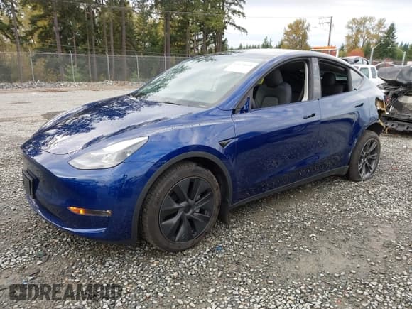 ✅ 2024 Tesla Model Y Long Range • VIN: 7SAYGAEEXRF206288 • Lot: 43470600. Wystawiony na IAAI z przebiegiem 19 424 mil. Bezpłatny archiwum sprzedaży aukcyjnych z USA i szczegółowy raport historii pojazdu na DreamBid. Zdjęcie 25.