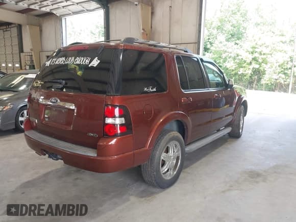 ✅ 2010 Ford Explorer Limited • VIN: 1FMEU7FE7AUA99704 • Lot: 42784822. Wystawiony na IAAI z przebiegiem Nie podano. Bezpłatny archiwum sprzedaży aukcyjnych z USA i szczegółowy raport historii pojazdu na DreamBid. Zdjęcie 4.