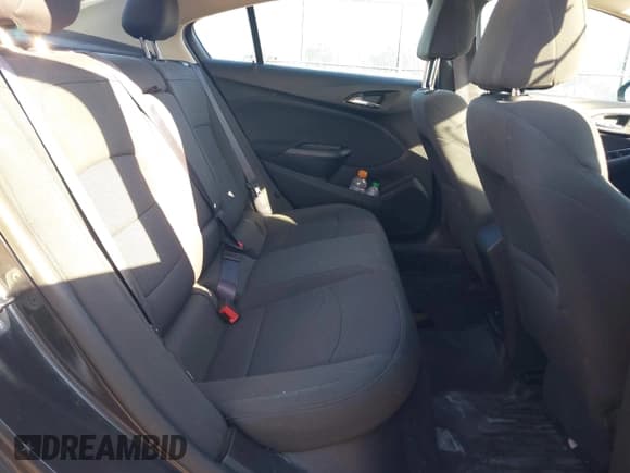 ✅ 2017 Chevrolet Cruze LT • VIN: 1G1BE5SM7H7139223 • Lot: 43503406. Listed on IAAI with 88,487 mi. Free auction sales archive from the USA and detailed vehicle history report at DreamBid. Image 8.