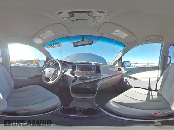 ✅ 2014 Toyota Sienna LE • VIN: 5TDJK3DCXES089245 • Lot: 86822595. Listed on Copart with 130,649 mi. Free auction sales archive from the USA and detailed vehicle history report at DreamBid. Image 16.