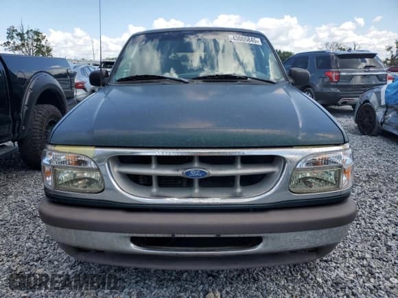 ✅ 1996 Ford Explorer XLT • VIN: 1FMDU32P0TZA75326 • Lot: 43005845. Wystawiony na Copart z przebiegiem 67 286 mil. Bezpłatny archiwum sprzedaży aukcyjnych z USA i szczegółowy raport historii pojazdu na DreamBid. Zdjęcie 5.
