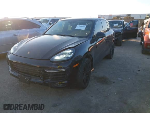 ✅ 2017 Porsche Cayenne Turbo • VIN: WP1AC2A2XHLA92993 • Lot: 41264521. Listed on IAAI with 83,257 mi. Free auction sales archive from the USA and detailed vehicle history report at DreamBid. Image 2.
