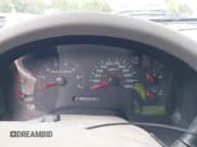 ✅ 2004 Ford F-150 XL • VIN: 1FTRF14584NA25707 • Lot: 42753383. Wystawiony na IAAI z przebiegiem 131 551 mil. Bezpłatny archiwum sprzedaży aukcyjnych z USA i szczegółowy raport historii pojazdu na DreamBid. Zdjęcie 7.