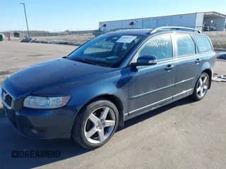 ✅ 2008 Volvo V50 2.4L • VIN: YV1MW382882379153 • Лот: 41484447. Опубликован ранее на IAAI с пробегом 223 450 миль. Бесплатный доступ к архиву аукционных продаж из США и подробный отчёт об истории автомобиля на DreamBid. Изображение 2.
