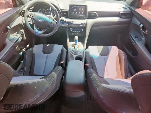 2020 Hyundai Veloster Premium z VIN KMHTG6AF3LU021562, wystawiony jako Copart lot #60529525 z przebiegiem 15 167 mil mil oraz Szkoda całkowita • Salvage title. Historia ofert i sprzedaży dostępna na DreamBid. Obrazek 8.