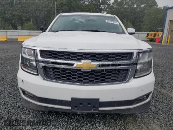 ✅ 2018 Chevrolet Suburban LT • VIN: 1GNSCHKC8JR216396 • Lot: 66121034. Wystawiony na Copart z przebiegiem 123 672 mil. Bezpłatny archiwum sprzedaży aukcyjnych z USA i szczegółowy raport historii pojazdu na DreamBid. Zdjęcie 5.