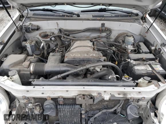 ✅ 2001 Toyota Sequoia SR5 • VIN: 5TDBT44A51S033200 • Лот: 92439515. Опубликован ранее на Copart с пробегом 370 527 миль. Бесплатный доступ к архиву аукционных продаж из США и подробный отчёт об истории автомобиля на DreamBid. Изображение 12.