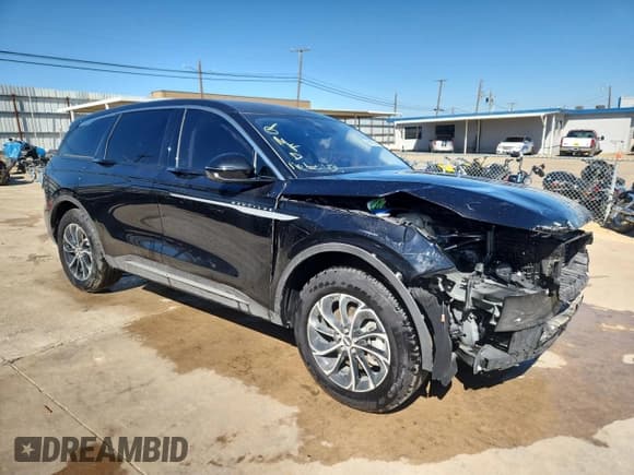 ✅ 2025 Lincoln Nautilus Premiere • VIN: 5LMPJ8JA6SJ920982 • Lot: 85937385. Wystawiony na Copart z przebiegiem 1 797 mil. Bezpłatny archiwum sprzedaży aukcyjnych z USA i szczegółowy raport historii pojazdu na DreamBid. Zdjęcie 4.