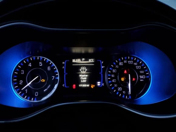 ✅ 2015 Chrysler 200 Limited • VIN: 1C3CCCAB1FN693540 • Лот: 92166695. Опубликован ранее на Copart с пробегом 171 302 миль. Бесплатный доступ к архиву аукционных продаж из США и подробный отчёт об истории автомобиля на DreamBid. Изображение 9.