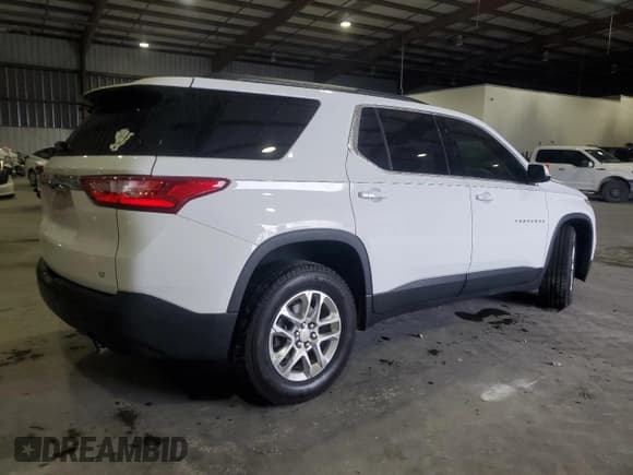 ✅ 2019 Chevrolet Traverse LT Cloth • VIN: 1GNERGKW8KJ218231 • Lot: 84944715. Wystawiony na Copart z przebiegiem 106 499 mil. Bezpłatny archiwum sprzedaży aukcyjnych z USA i szczegółowy raport historii pojazdu na DreamBid. Zdjęcie 3.