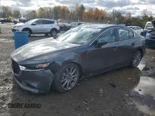 ✅ 2021 Mazda 3 Preferred • VIN: 3MZBPACL8MM251705 • Lot: 90800385. Wystawiony na Copart z przebiegiem 61 785 mil. Bezpłatny archiwum sprzedaży aukcyjnych z USA i szczegółowy raport historii pojazdu na DreamBid. Zdjęcie 1.