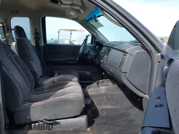 ✅ 2001 Dodge Dakota • VIN: 1B7GL22X11S284210 • Lot: 41630417. Wystawiony na IAAI z przebiegiem 206 484 mil. Bezpłatny archiwum sprzedaży aukcyjnych z USA i szczegółowy raport historii pojazdu na DreamBid. Zdjęcie 5.