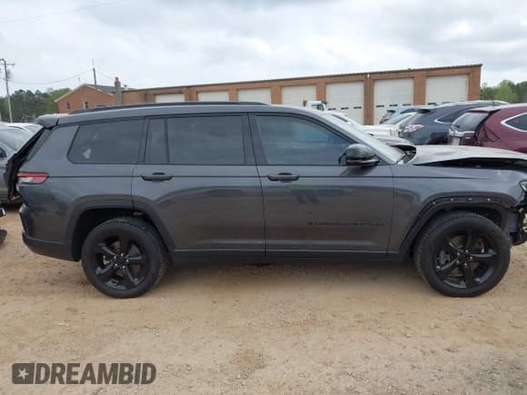✅ 2022 Jeep Grand Cherokee Limited • VIN: 1C4RJKBG0N8621824 • Lot: 41957841. Wystawiony na IAAI z przebiegiem 31 030 mil. Bezpłatny archiwum sprzedaży aukcyjnych z USA i szczegółowy raport historii pojazdu na DreamBid. Zdjęcie 13.