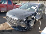 ✅ 2019 Jeep Cherokee Latitude Plus • VIN: 1C4PJLLB6KD247268 • Lot: 41664981. Wystawiony na IAAI z przebiegiem 98 086 mil. Bezpłatny archiwum sprzedaży aukcyjnych z USA i szczegółowy raport historii pojazdu na DreamBid. Zdjęcie 17.