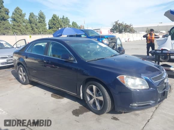 ✅ 2011 Chevrolet Malibu 1LT • VIN: 1G1ZC5E1XBF204018 • Lot: 43668511. Listed on IAAI with 257,666 mi. Free auction sales archive from the USA and detailed vehicle history report at DreamBid. Image 1.