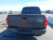 ✅ 2007 Dodge 1500 ST • VIN: 1D7HA16K47J603297 • Lot: 43419835. Wystawiony na IAAI z przebiegiem 157 304 mil. Bezpłatny archiwum sprzedaży aukcyjnych z USA i szczegółowy raport historii pojazdu na DreamBid. Zdjęcie 15.