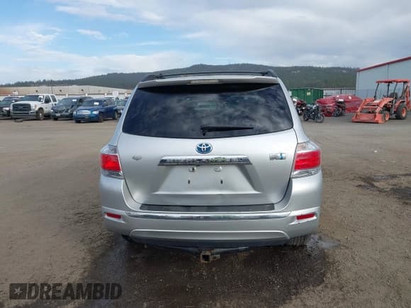 ✅ 2012 Toyota Highlander • VIN: JTEBC3EH7C2006009 • Lot: 43412212. Wystawiony na IAAI z przebiegiem 196 992 mil. Bezpłatny archiwum sprzedaży aukcyjnych z USA i szczegółowy raport historii pojazdu na DreamBid. Zdjęcie 16.