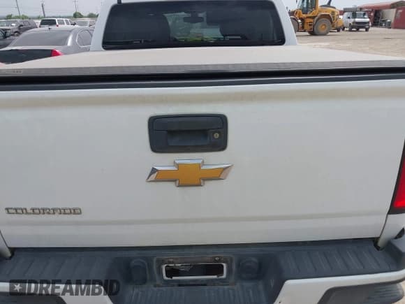 ✅ 2017 Chevrolet Colorado 2WD WT • VIN: 1GCGSBEA4H1176951 • Lot: 42076247. Listed on IAAI with 70,951 mi. Free auction sales archive from the USA and detailed vehicle history report at DreamBid. Image 16.