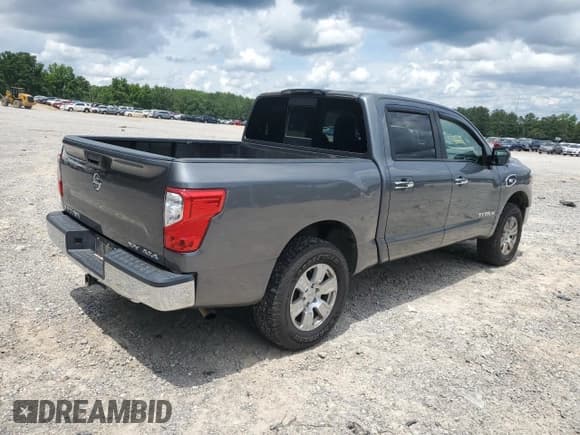 ✅ 2017 Nissan Titan SV • VIN: 1N6AA1EJ3HN543508 • Lot: 60739735. Listed on Copart with 170,165 mi. Free auction sales archive from the USA and detailed vehicle history report at DreamBid. Image 3.