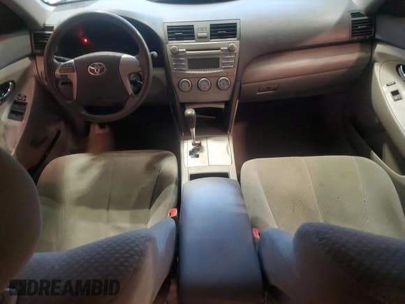 ✅ 2008 Toyota Camry LE • VIN: 4T4BE46K88R021159 • Лот: 91602235. Опубликован ранее на Copart с пробегом Не указан. Бесплатный доступ к архиву аукционных продаж из США и подробный отчёт об истории автомобиля на DreamBid. Изображение 8.