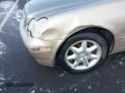 ✅ 2002 Mercedes-Benz C 230/260/280/320 • VIN: WDBRF64J62F205588 • Lot: 41619259. Wystawiony na IAAI z przebiegiem 172 783 mil. Bezpłatny archiwum sprzedaży aukcyjnych z USA i szczegółowy raport historii pojazdu na DreamBid. Zdjęcie 6.